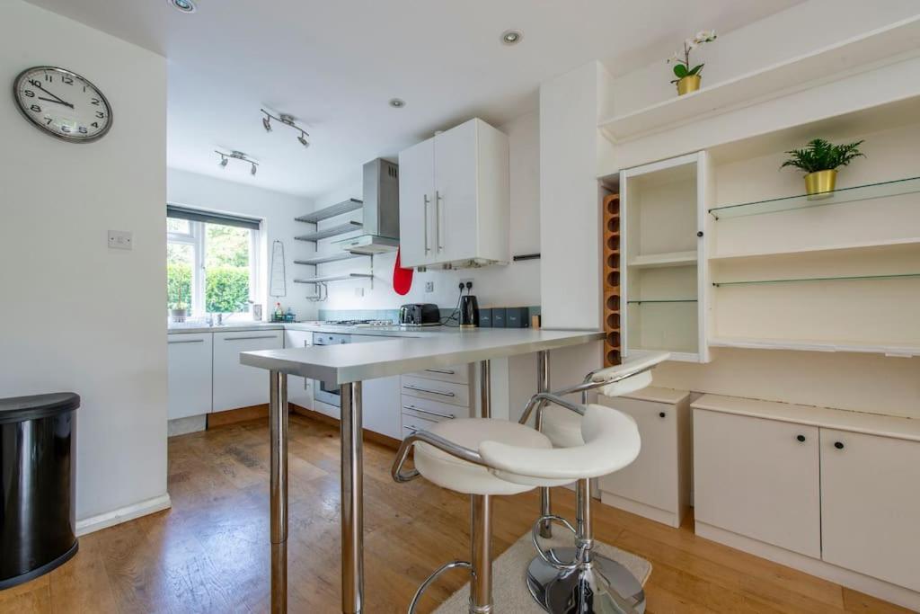 Lovely 2-Bed 15 Minutes To Central Londres Exterior foto