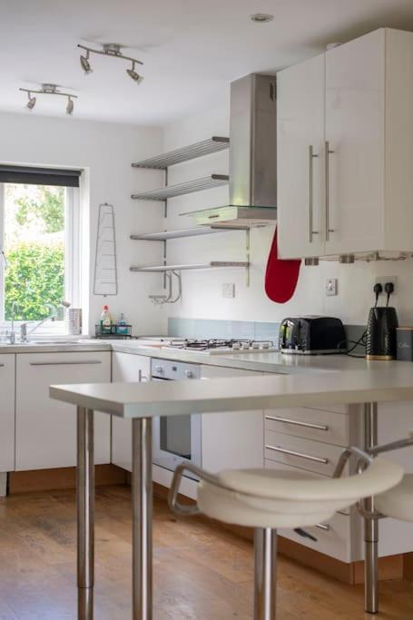 Lovely 2-Bed 15 Minutes To Central Londres Exterior foto