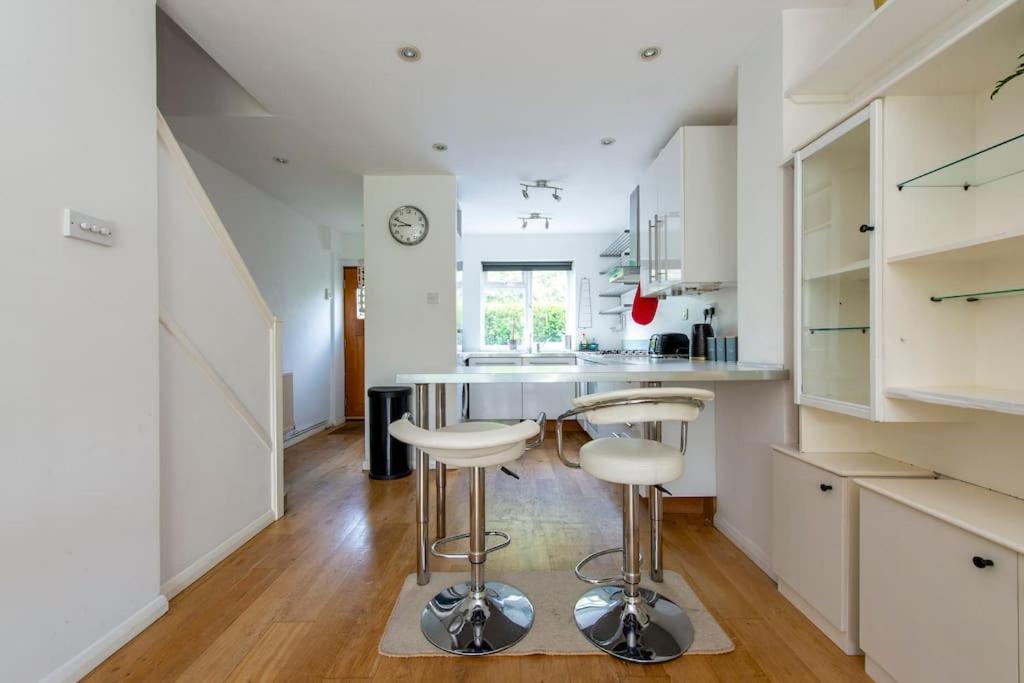 Lovely 2-Bed 15 Minutes To Central Londres Exterior foto