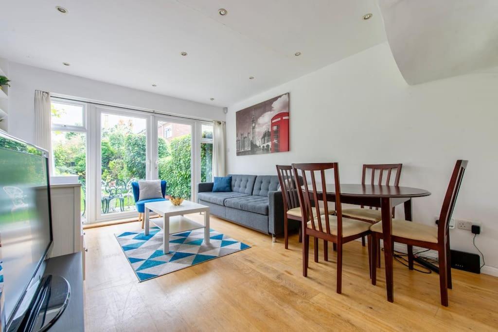 Lovely 2-Bed 15 Minutes To Central Londres Exterior foto